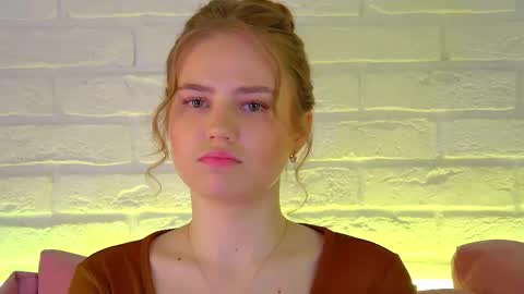 Snapshot of selinswarovski chatting on 02.22.26 SelinSwarovski online show from 02.22.26