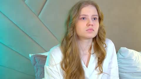 Snapshot of selinswarovski chatting on 04.03.26 SelinSwarovski online show from 04.03.26