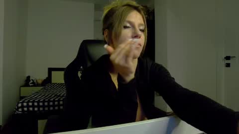 Snapshot of sellena_angels chatting on 04.23.26 sellena_angels online show from 04.23.26