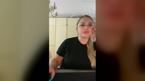 Snapshot of selviana chatting on 12.02.25 Alina online show from 12.02.25