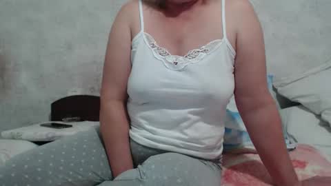 Snapshot of seniorita333 chatting on 10.26.25 Lenna online show from 10.26.25