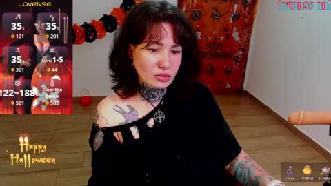 senorita_dakota online show from 10.18.25