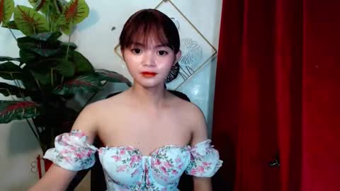 Snapshot of sensational_yeng chatting on 11.17.25 sensational_yeng online show from 11.17.25
