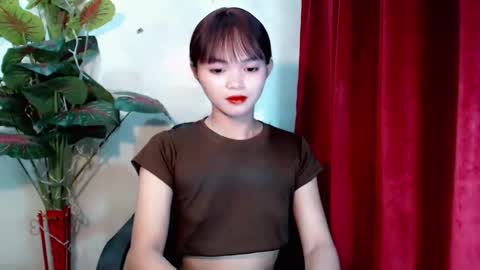 Snapshot of sensational_yeng chatting on 11.20.25 sensational_yeng online show from 11.20.25