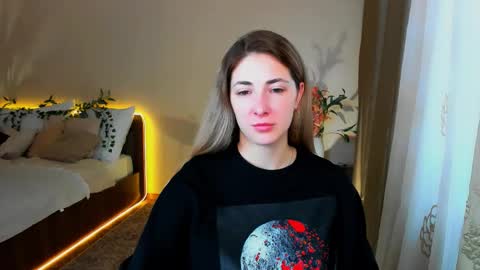 Snapshot of sensitiveheartt chatting on 09.23.25 sensitiveheartt online show from 09.23.25