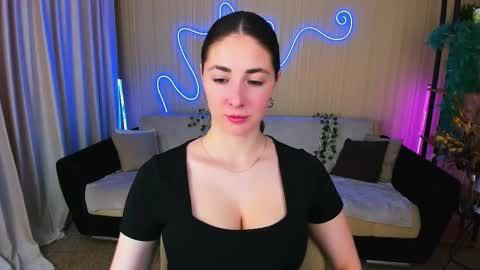 Snapshot of sensitiveheartt chatting on 10.20.25 sensitiveheartt online show from 10.20.25