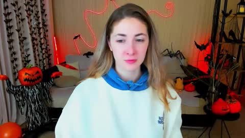 Snapshot of sensitiveheartt chatting on 10.24.25 sensitiveheartt online show from 10.24.25