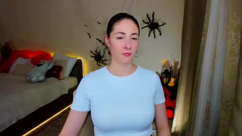 Snapshot of sensitiveheartt chatting on 10.26.25 sensitiveheartt online show from 10.26.25