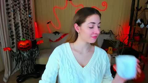 Snapshot of sensitiveheartt chatting on 10.28.25 sensitiveheartt online show from 10.28.25