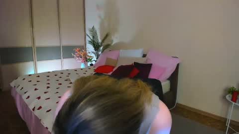 sensitiveheartt online show from 04.17.26