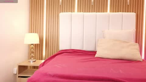 Sensual Kim77 online show from 04.20.26