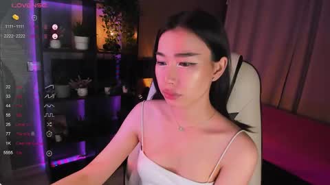 Snapshot of sensualily chatting on 09.12.25 Kiki online show from 09.12.25