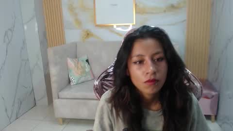 Snapshot of serabella_s chatting on 11.27.25 serabella_s online show from 11.27.25