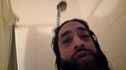 Snapshot of serani02 chatting on 12.16.25 Serani online show from 12.16.25