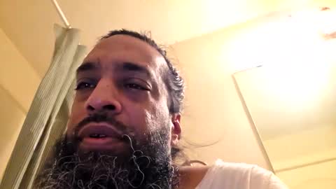 Snapshot of serani02 chatting on 04.16.26 Serani online show from 04.16.26