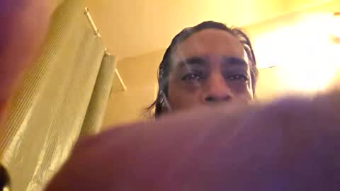 Snapshot of serani02 chatting on 04.29.26 Serani online show from 04.29.26