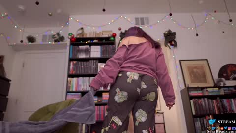 Snapshot of serareads chatting on 12.09.24 SeraReads online show from 12.09.24