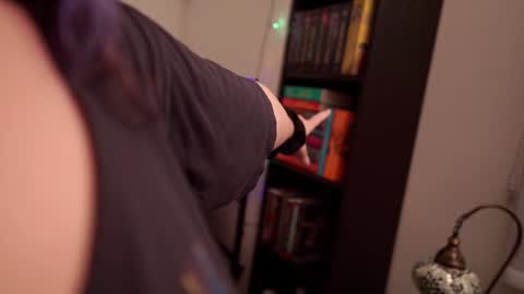 Snapshot of serareads chatting on 12.28.24 SeraReads online show from 12.28.24