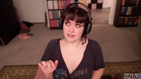 Snapshot of serareads chatting on 01.19.25 SeraReads online show from 01.19.25