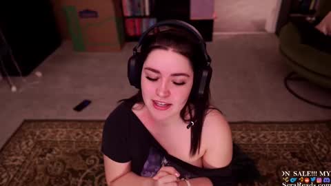 Snapshot of serareads chatting on 02.16.25 SeraReads online show from 02.16.25