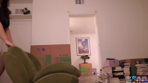 Snapshot of serareads chatting on 02.23.25 SeraReads online show from 02.23.25