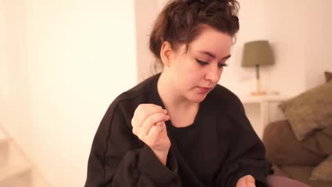 Snapshot of serareads chatting on 03.03.25 SeraReads online show from 03.03.25