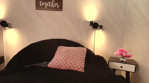 Snapshot of seren_bleck chatting on 02.18.25 Seren  Follow me online show from 02.18.25