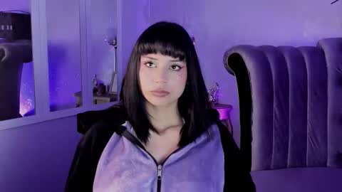 Snapshot of seren_bleck chatting on 10.01.25 Seren  Follow me online show from 10.01.25