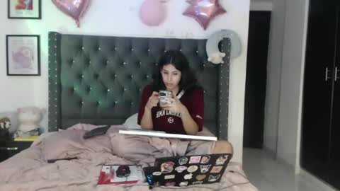 sararoussee online show from 03.06.25