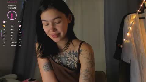 Snapshot of sergantt53 chatting on 10.08.25 Ariana online show from 10.08.25