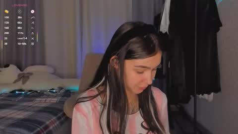 Snapshot of sergantt53 chatting on 11.22.25 Ariana online show from 11.22.25