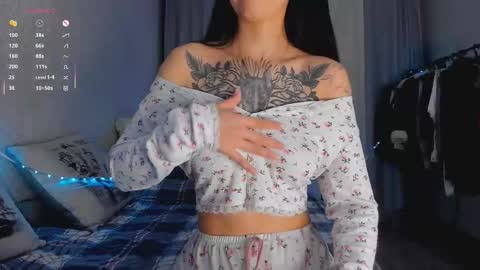 Snapshot of sergantt53 chatting on 11.27.25 Ariana online show from 11.27.25