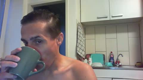 Snapshot of serhio27 chatting on 10.05.25 meta23meta online show from 10.05.25