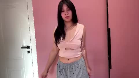 Snapshot of serinafaw chatting on 06.27.26 Mira online show from 06.27.26