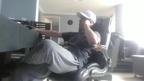 hetero serio discreto online show from 02.14.25