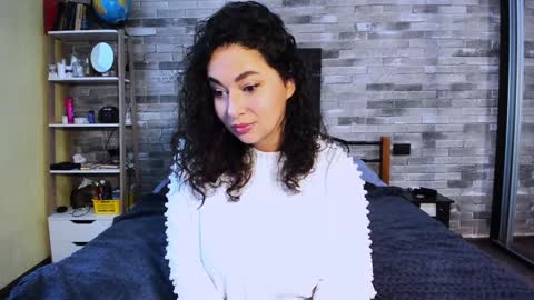 Snapshot of serpenttempter88 chatting on 01.05.25 VIOLA online show from 01.05.25