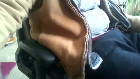 Snapshot of severeadversity chatting on 01.04.25 severeadversity online show from 01.04.25