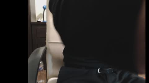 Snapshot of sexandsexy1999 chatting on 11.04.25 Daniel Taylor online show from 11.04.25