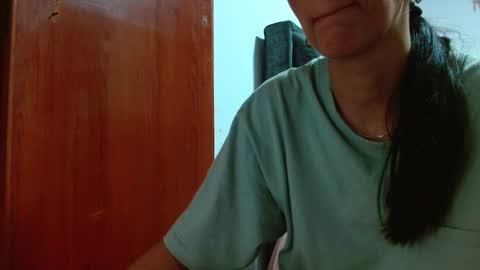 Snapshot of sexmilkdirty chatting on 12.19.25 sexmilkdirty online show from 12.19.25