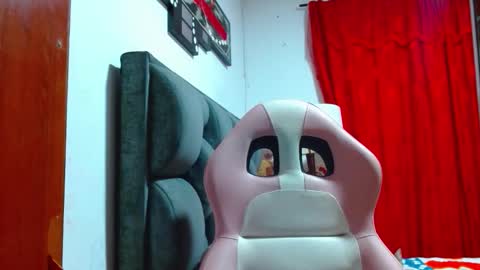 Snapshot of sexmilkdirty chatting on 02.02.26 sexmilkdirty online show from 02.02.26