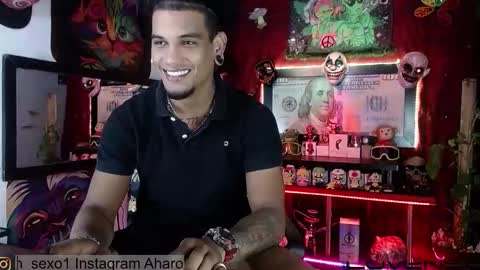 Snapshot of sexo_aharon chatting on 12.23.25 Aharon ravelo online show from 12.23.25