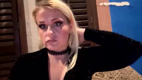 Snapshot of sexo_freak chatting on 10.29.25 DEAD-SEXY online show from 10.29.25