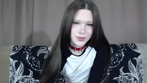 Nextdoor Princess online show from 10.10.25