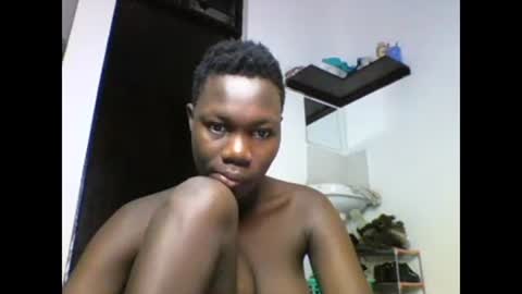 Snapshot of sexqueen02 chatting on 12.31.24 sexqueen02 online show from 12.31.24