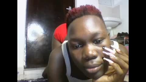 Snapshot of sexqueen02 chatting on 01.06.25 sexqueen02 online show from 01.06.25