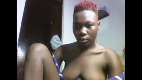 Snapshot of sexqueen02 chatting on 01.08.25 sexqueen02 online show from 01.08.25