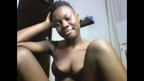 Snapshot of sexqueen02 chatting on 01.26.25 sexqueen02 online show from 01.26.25