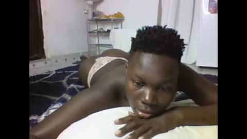 Snapshot of sexqueen02 chatting on 02.01.25 sexqueen02 online show from 02.01.25