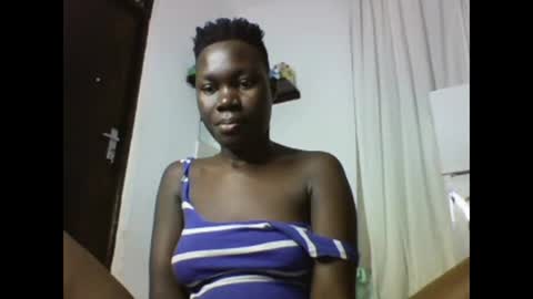 Snapshot of sexqueen02 chatting on 02.04.25 sexqueen02 online show from 02.04.25