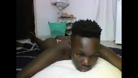 Snapshot of sexqueen02 chatting on 02.06.25 sexqueen02 online show from 02.06.25